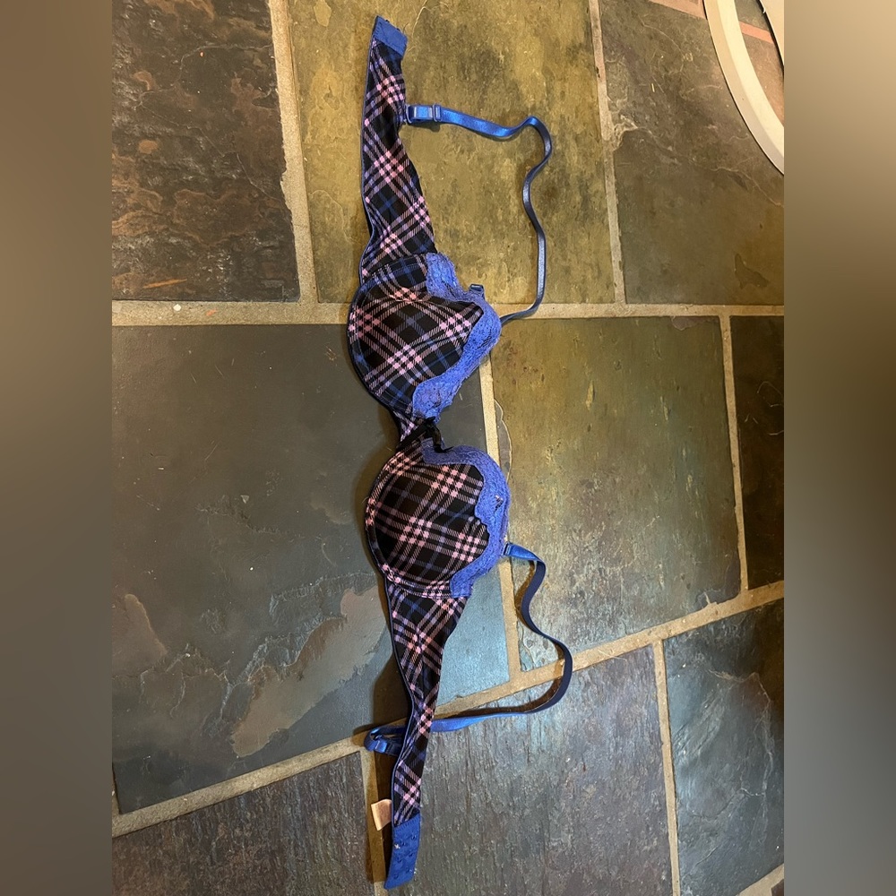 Women’s bra, size 34B